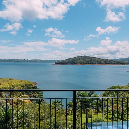 Tinajas Arenal Lakefront Lodge Nuevo Arenal Exterior photo