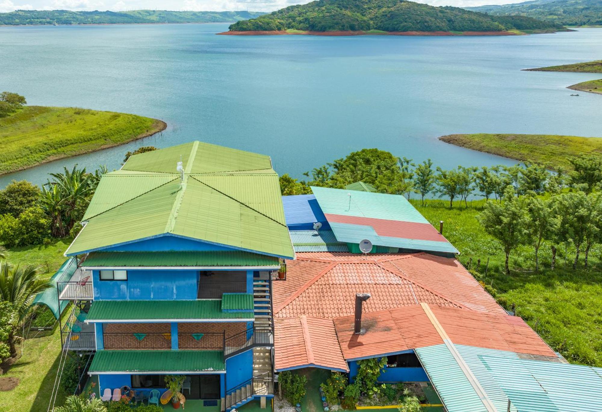 Tinajas Arenal Lakefront Lodge Nuevo Arenal Exterior photo
