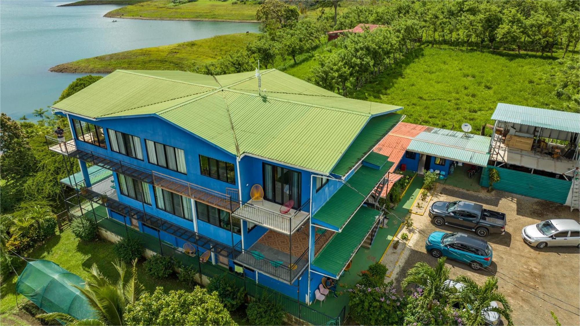 Tinajas Arenal Lakefront Lodge Nuevo Arenal Exterior photo