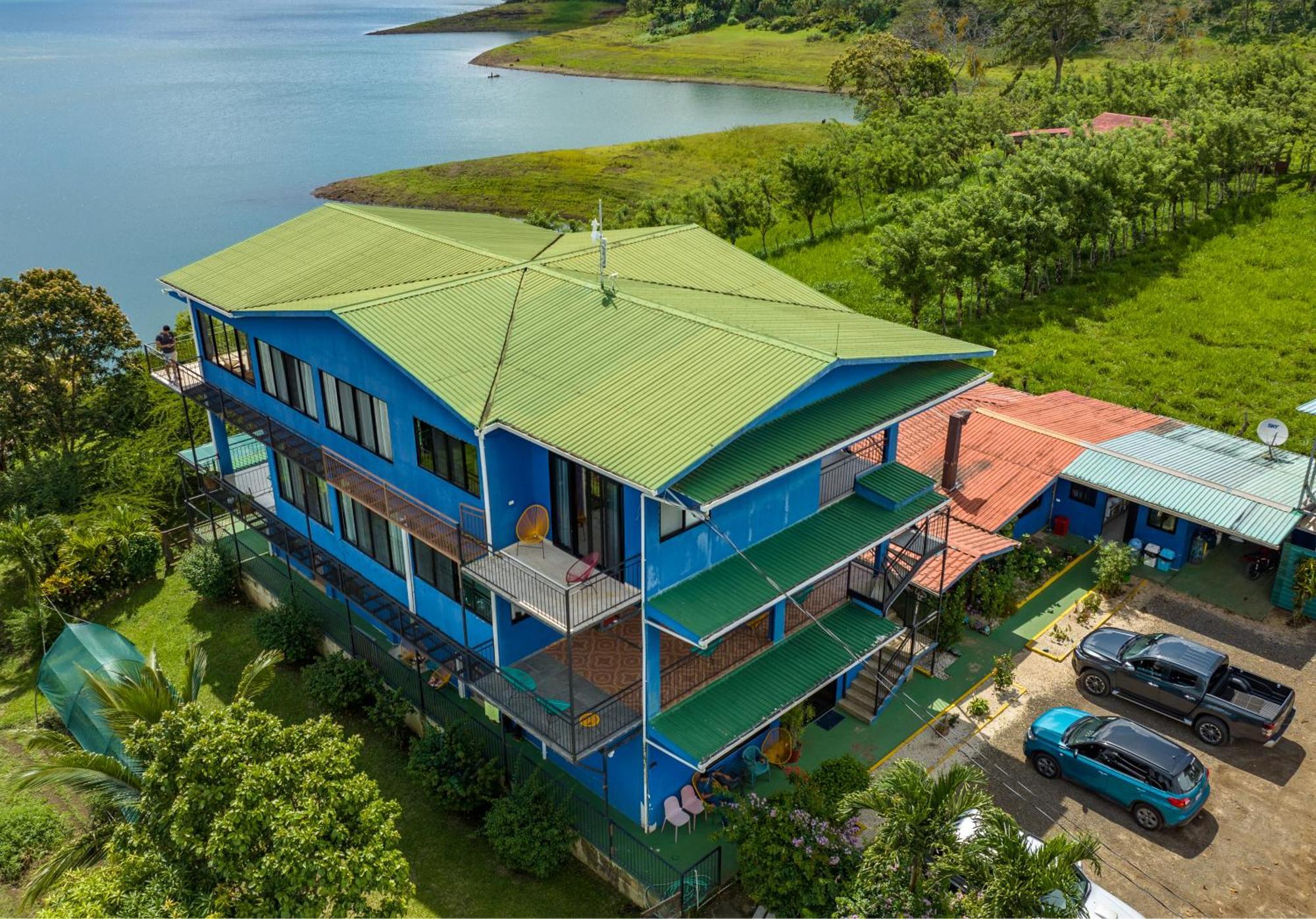 Tinajas Arenal Lakefront Lodge Nuevo Arenal Exterior photo